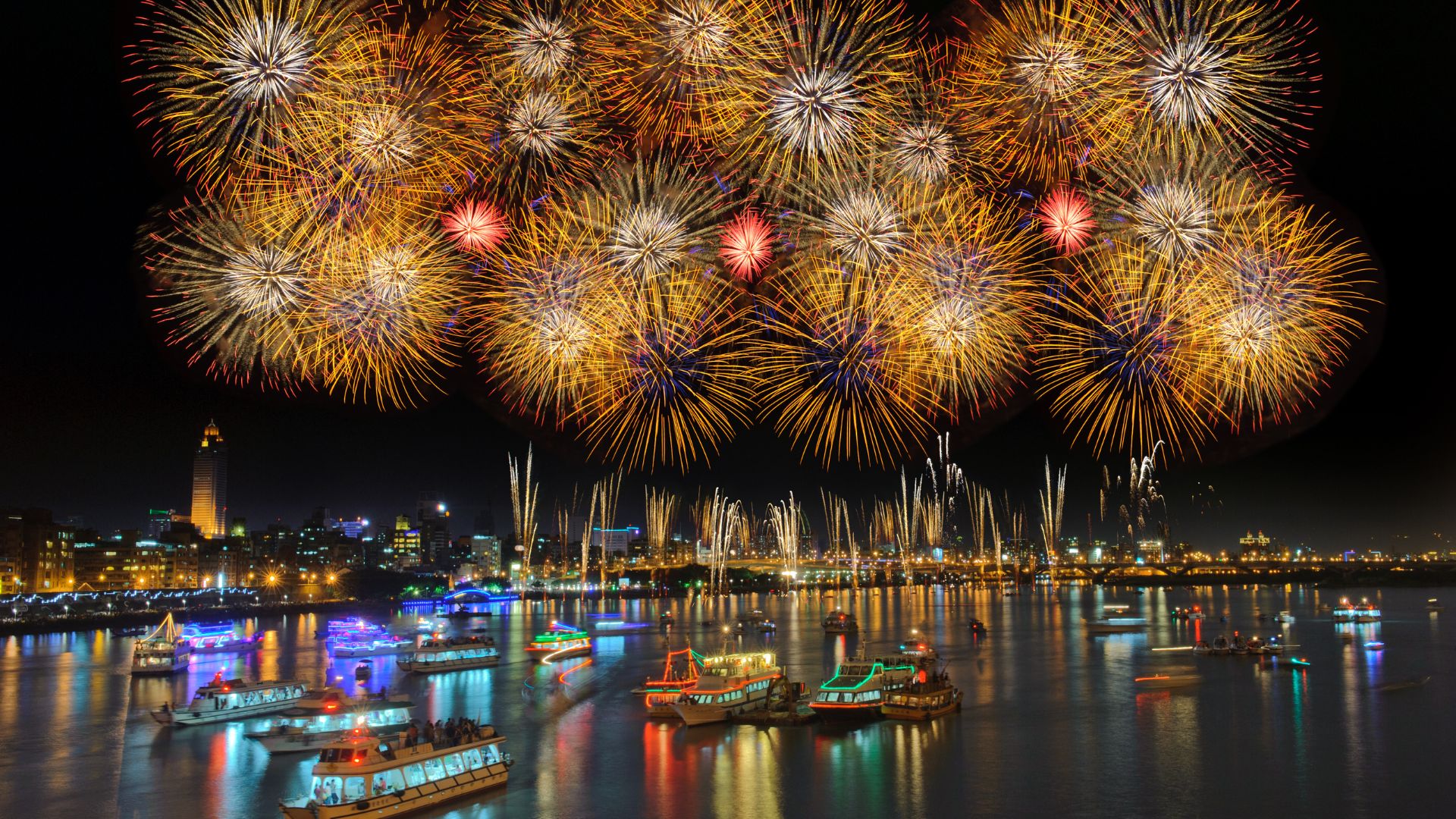 ALT�y�z:�j������P���⪺�Ϥ��b�]�Ť��K�����A�U��e�y�W���y�ۦh�������m��˹��O���C����A�˼v�`�`�C